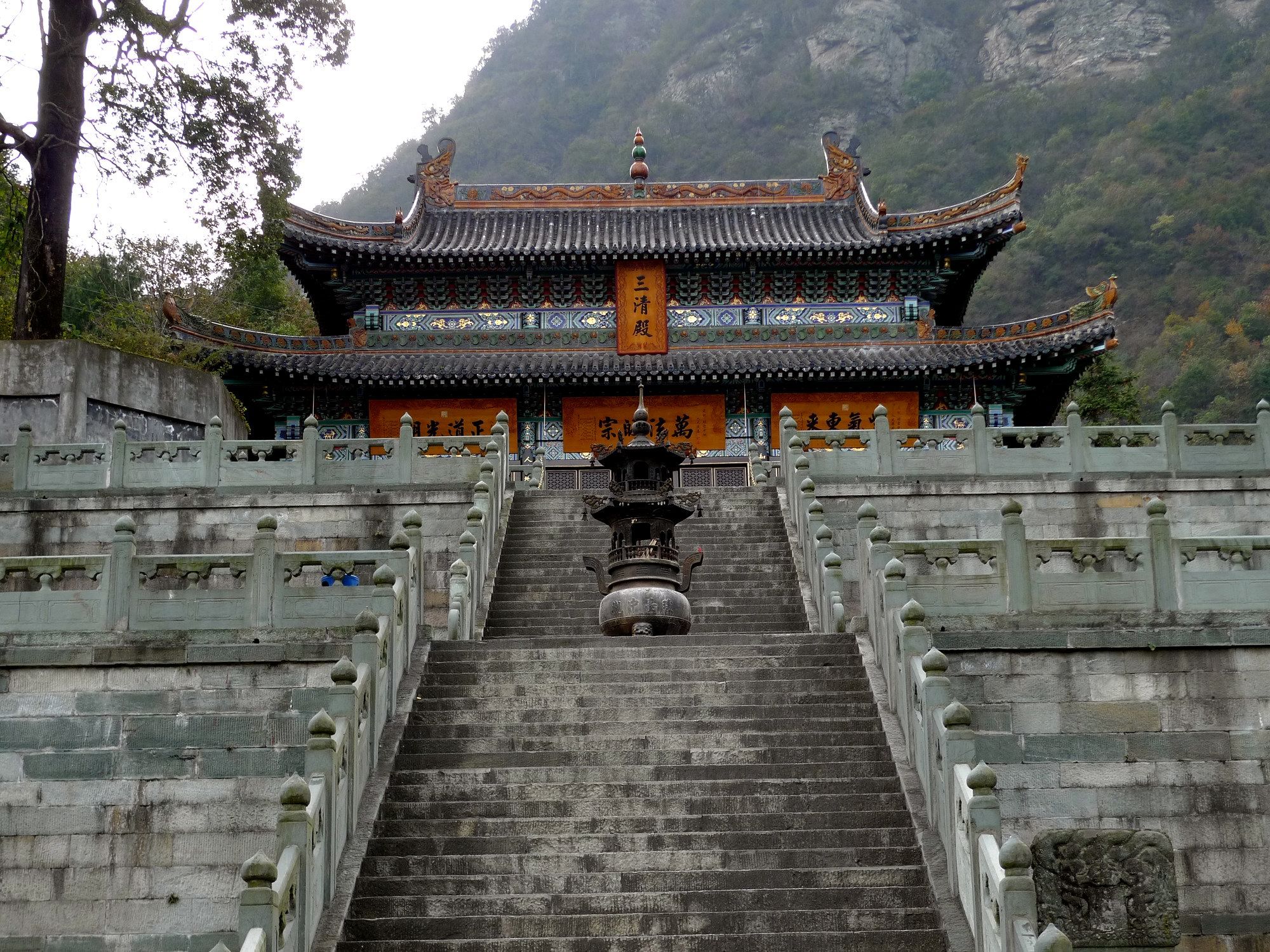 Храм пяти драконов Уданшань