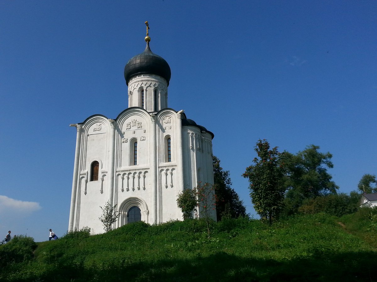 Однокупольный храм во Владимире