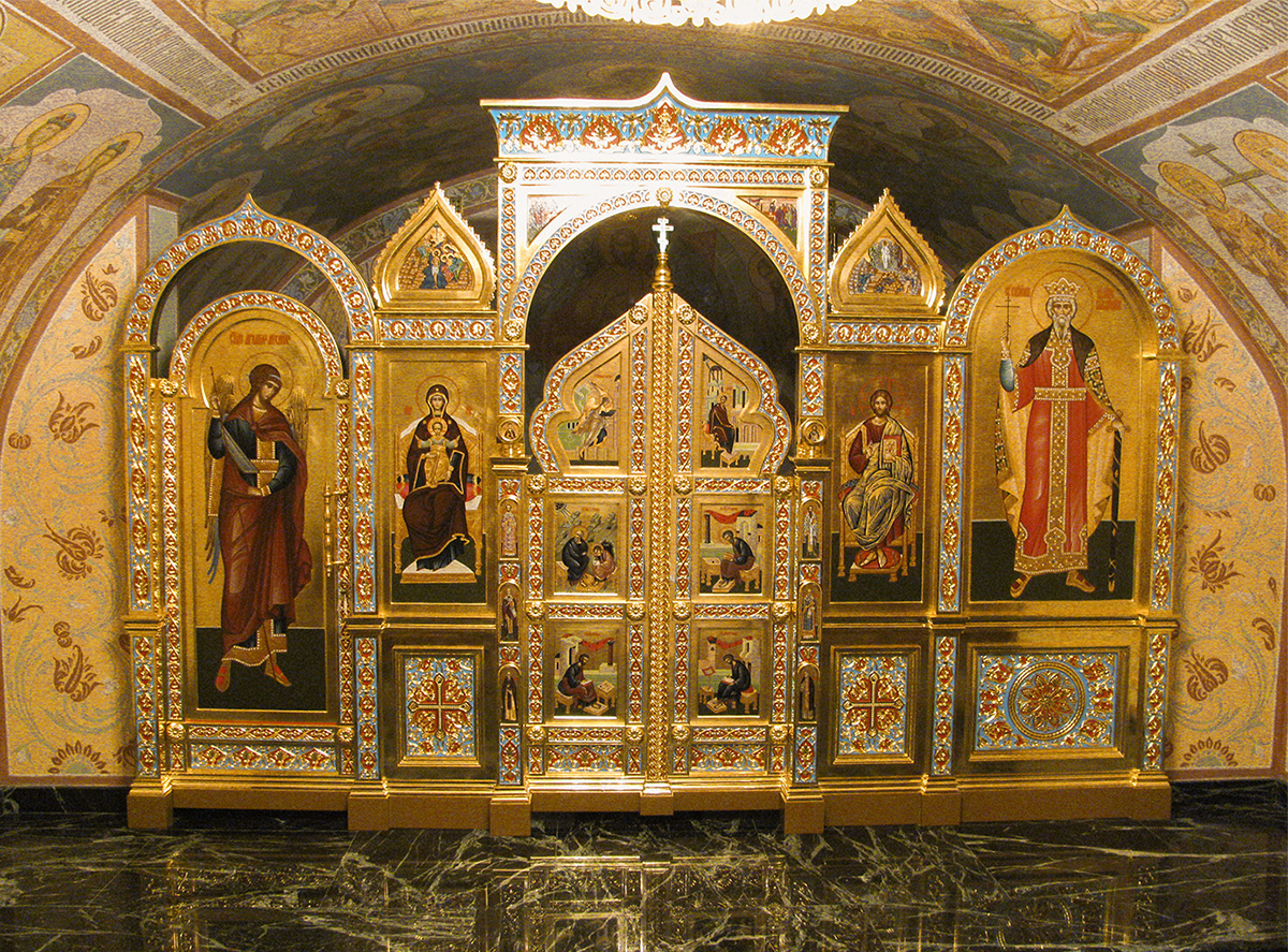 Иконостас в храме фото