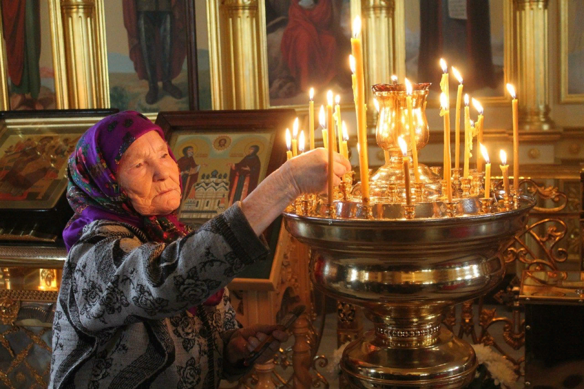Какой иконе ставить свечку за здравие близких и родных в церкви фото