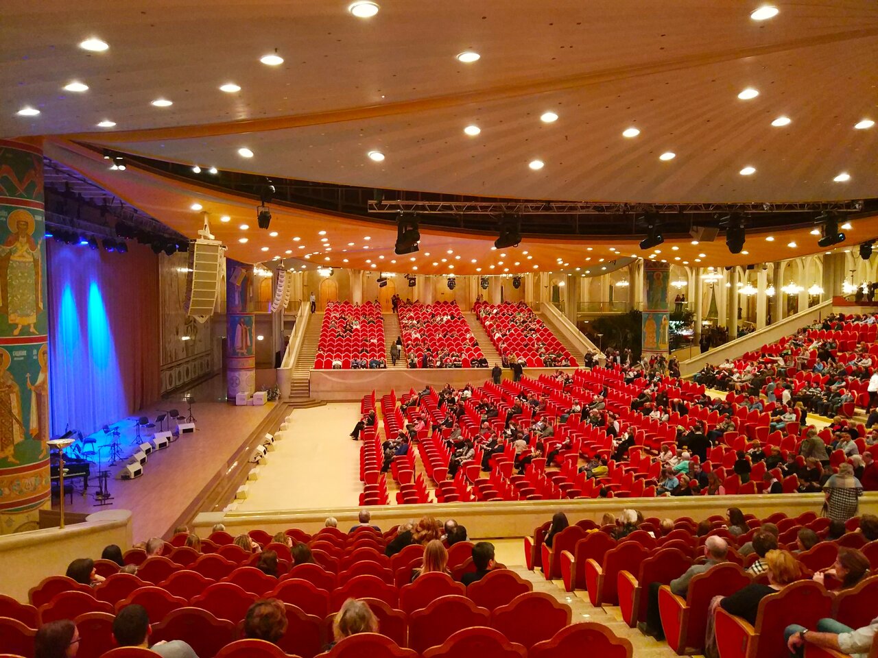 концертный зал в храме христа спасителя