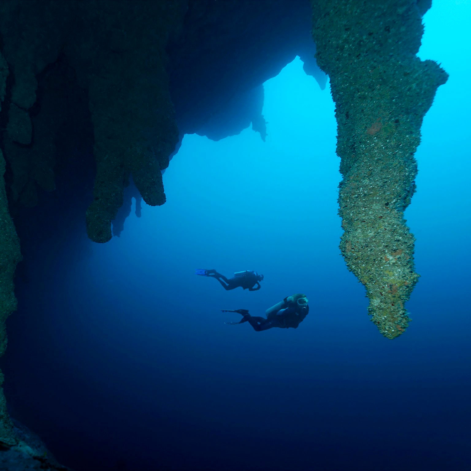 Бездна википедия. Большая голубая дыра, Лайтхаус-риф. Марианская впадина Белиз.