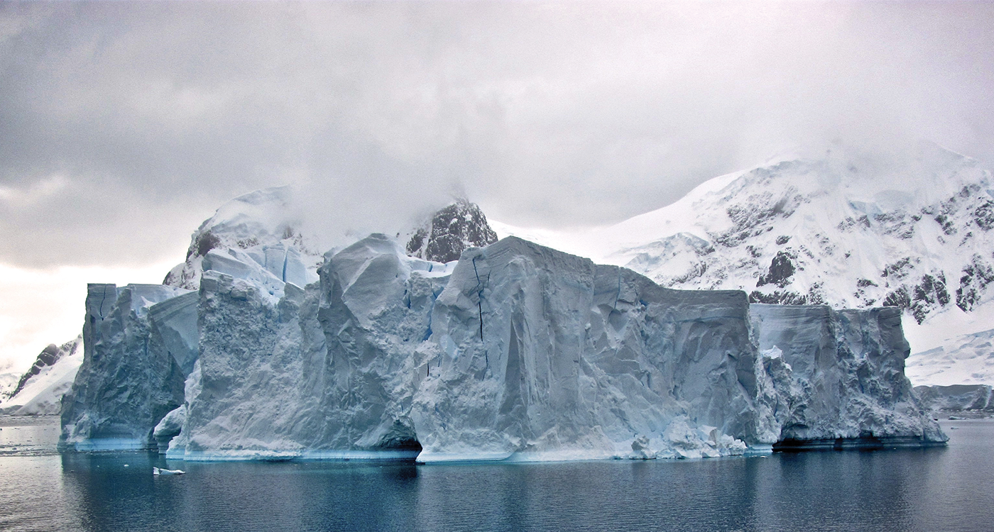 Ледник академии наук. Ледник Туэйтса. Туэйтс Антарктида. Ледник Ларсена в Антарктиде. Антарктида ледник Туэйтса.