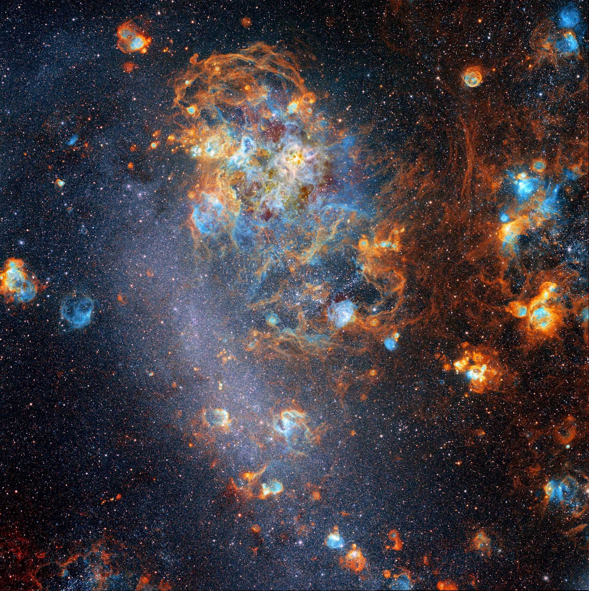 Гигантская звездная система. Магеллановы облака Хаббл. Млечный путь и Магеллановы облака. Туманность Магелланово облако. Малое Магелланово облако Галактика.