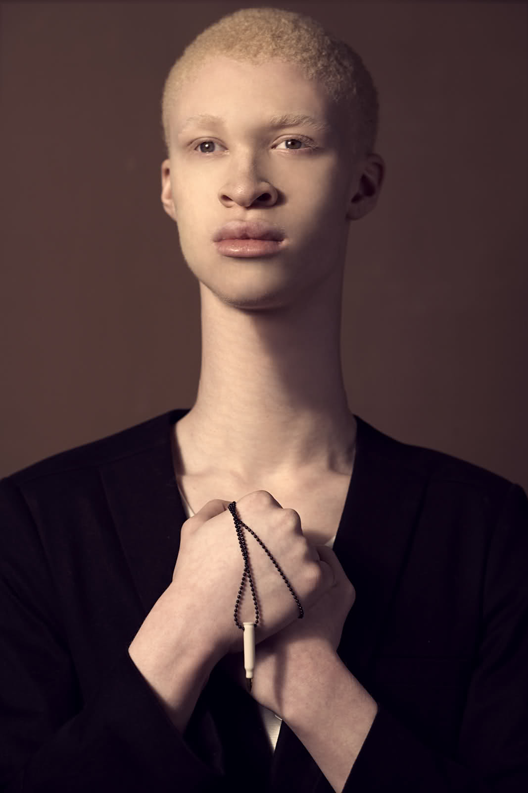 Белый негр. Шон Росс модель. Шон Росс альбинос. Саша Смирнов альбинос. Модель альбинос Шон Росс.