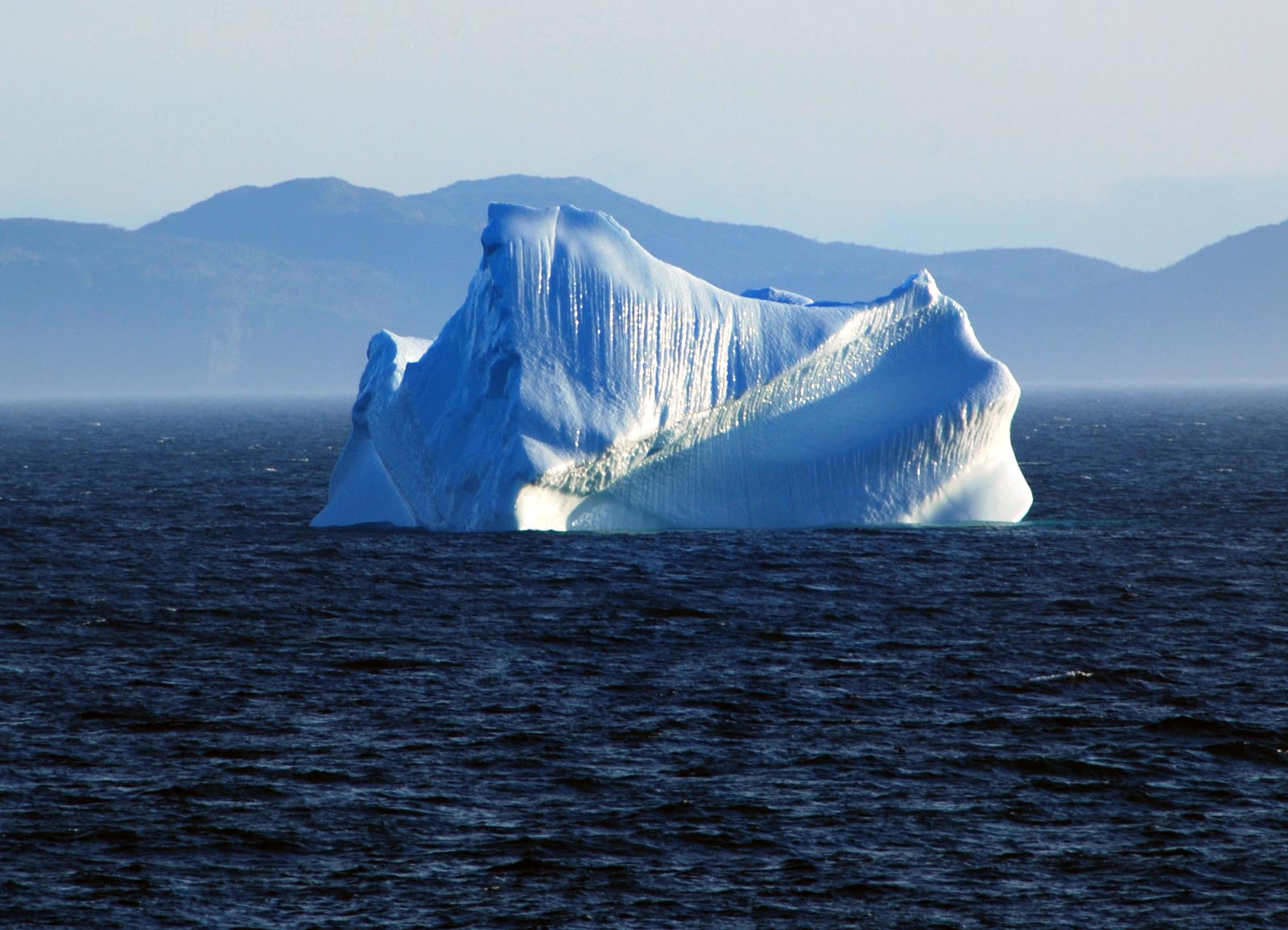 Индийский океан антарктида. Ледовитый океан Антарктида. Iceberg. Айсберг Антарктики. Ледники айсберги Антарктиды.
