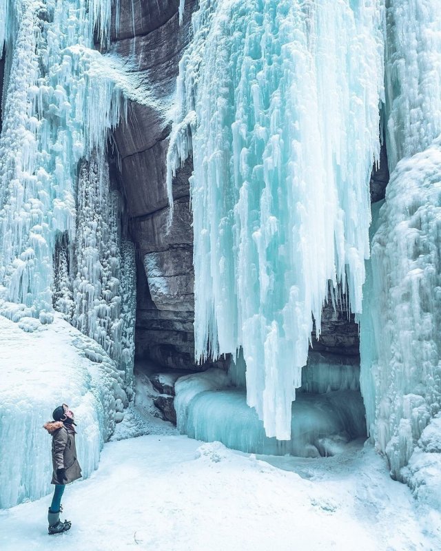 Замерзший водопад Красноярск