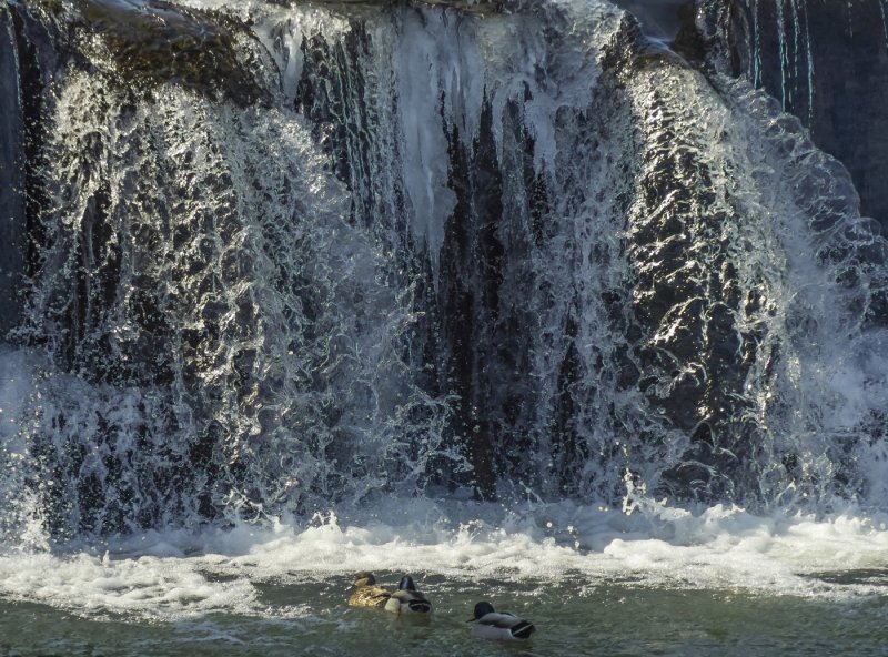 Ледяной водопад Рачейка