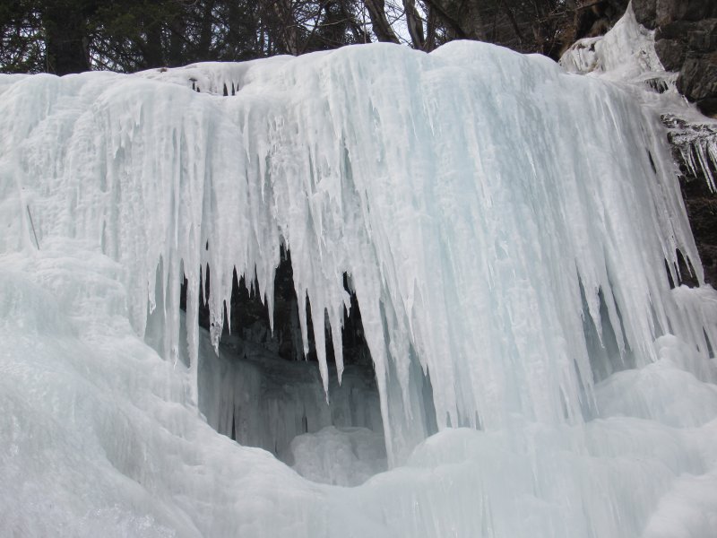Водопад Ципова замерзший