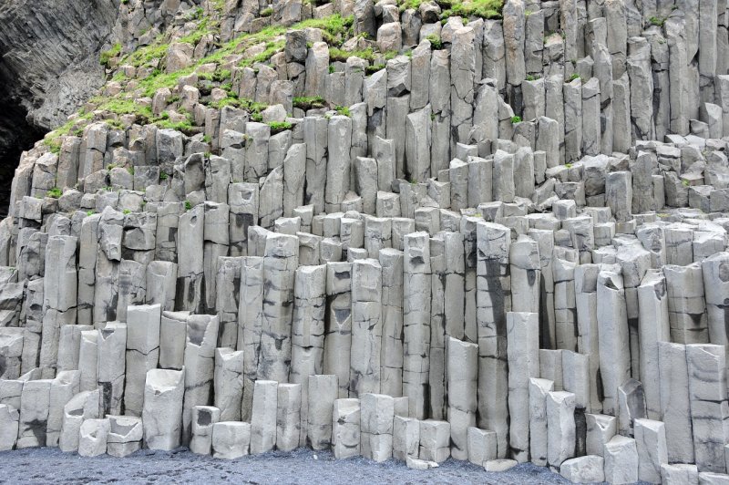 Исландия каменные столбы