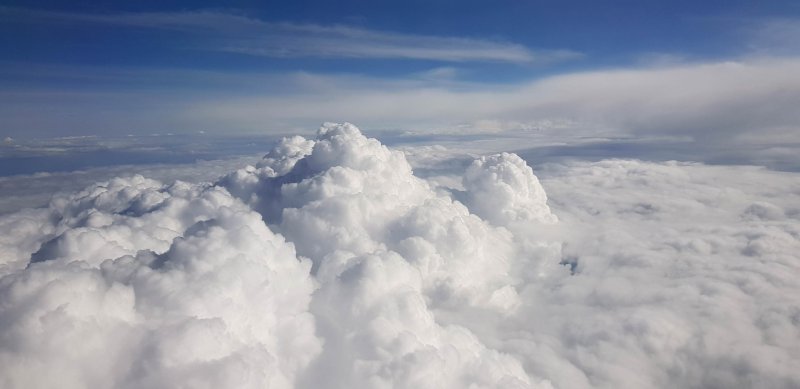 Вид выше облаков
