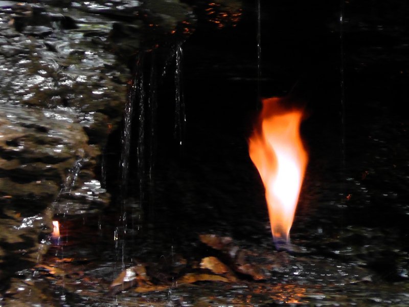 Водопад вечного огня, Орчард-парк, Нью-Йорк Легенда