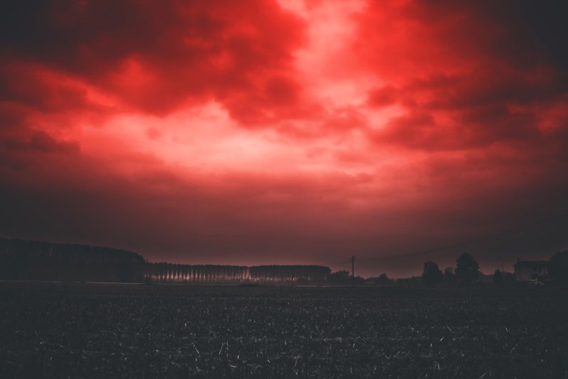 Страшное красное небо