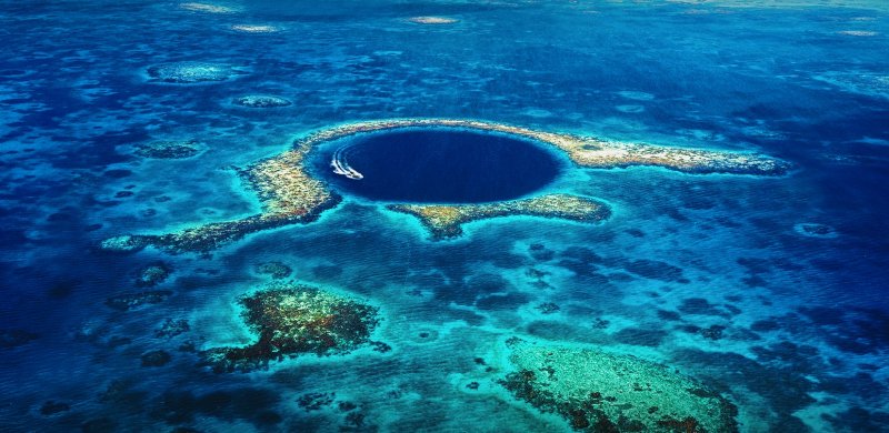 Большая голубая дыра, Лайтхаус-риф глубина