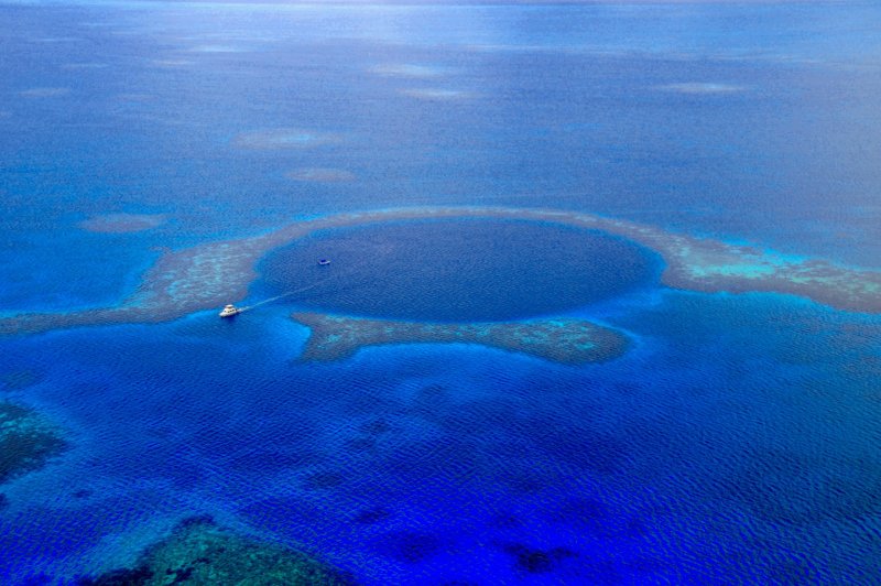 Юкатан полуостров большая голубая дыра
