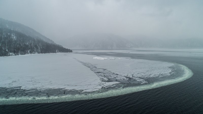 Телецкое озеро Алтай замерзает ?
