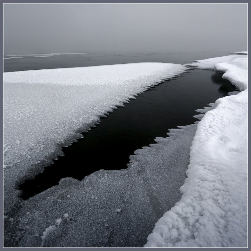 На реке каша из льда
