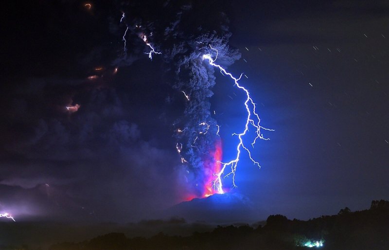Извержение вулкана Кальбуко в Чили в 2015 году