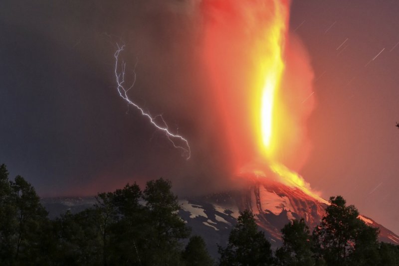 Извержение вулкана Кальбуко Чили