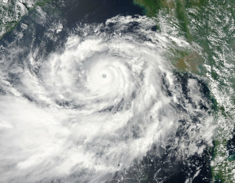 Тайфун Хигос