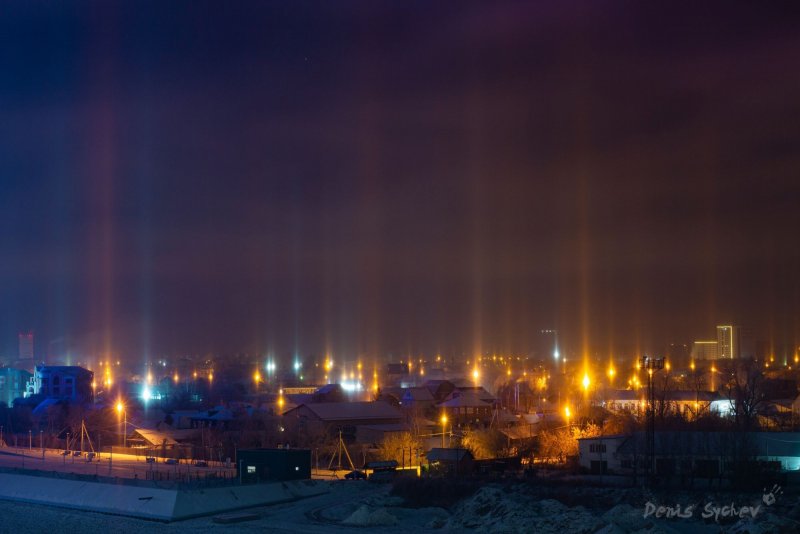 Световые столбы в Тюмени