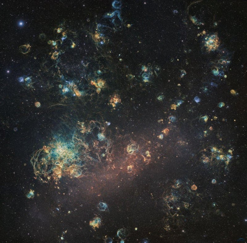 Галактика Млечный путь и Магеллановы облака