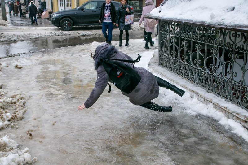 Снежная каша на дорогах Ярославля