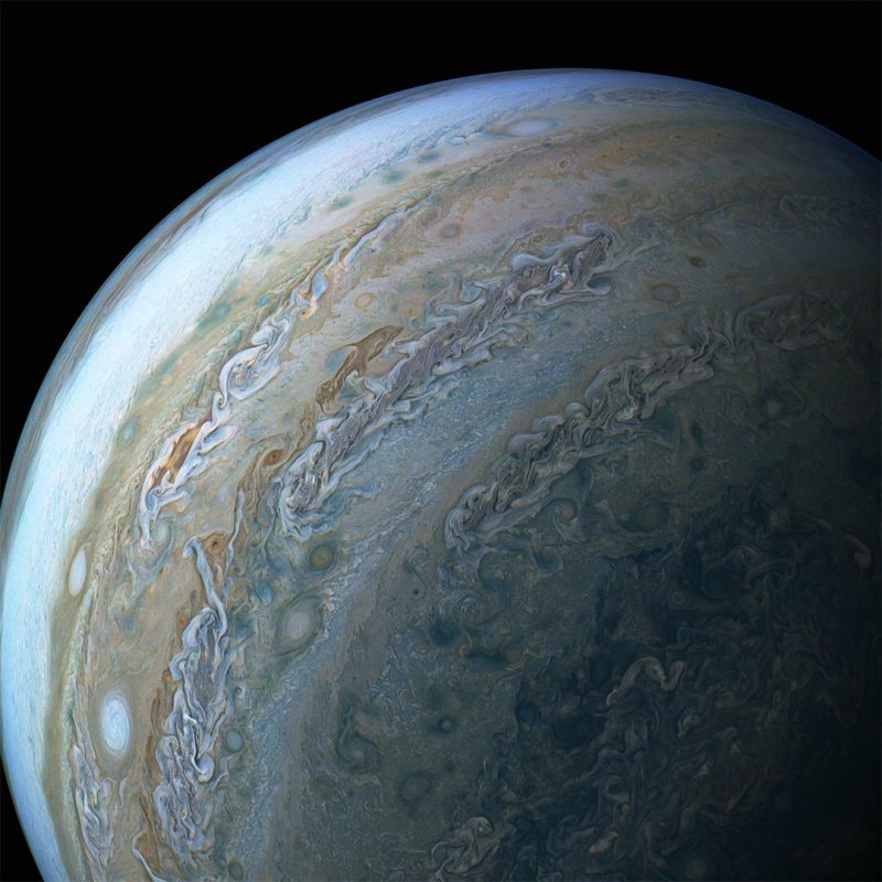Снимки Юпитера с зонда Juno