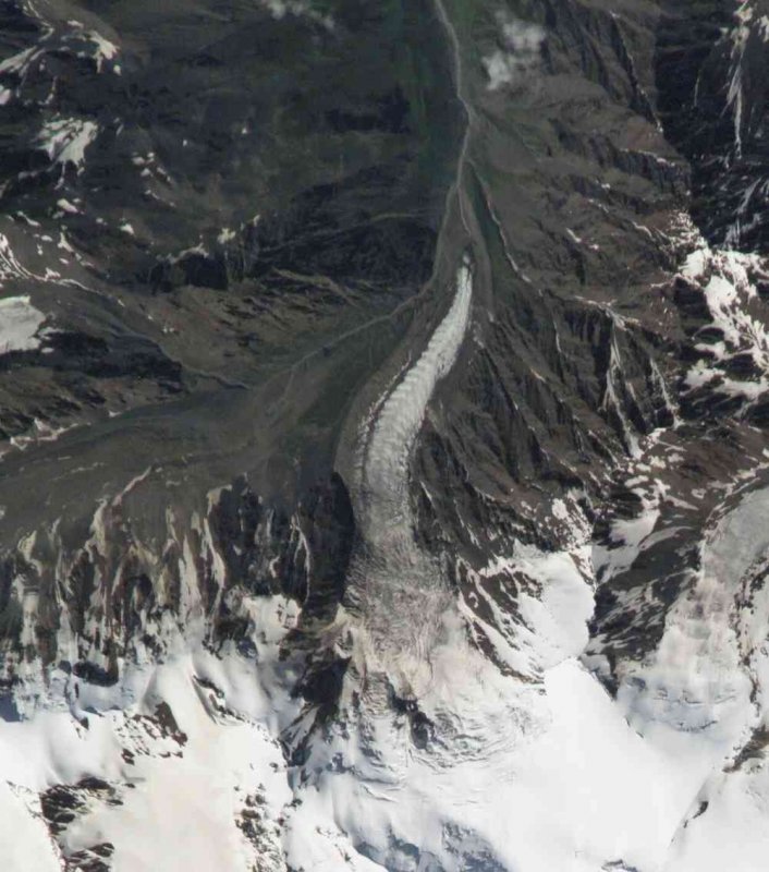 Сход ледника в Кармадонском ущелье 2002
