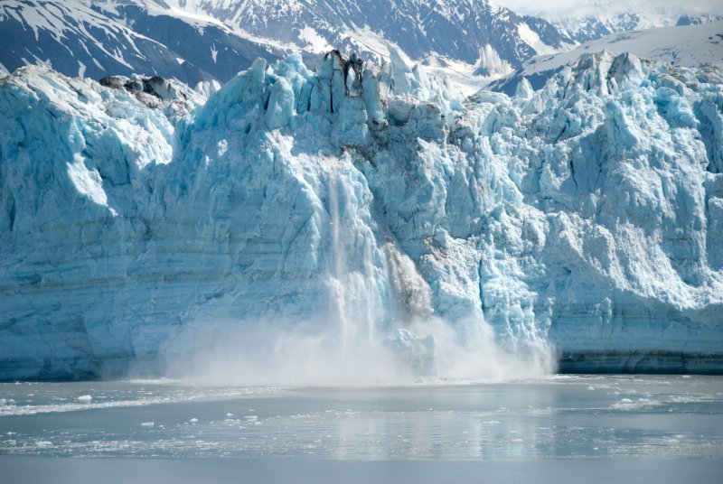 Ледник Колумбия на Аляске