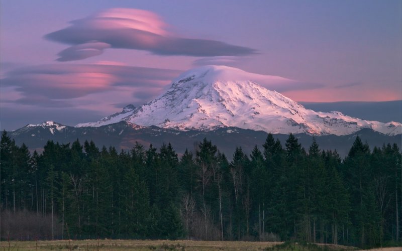 Вулкан Рейнир - самая высокая гора штата Вашингтон