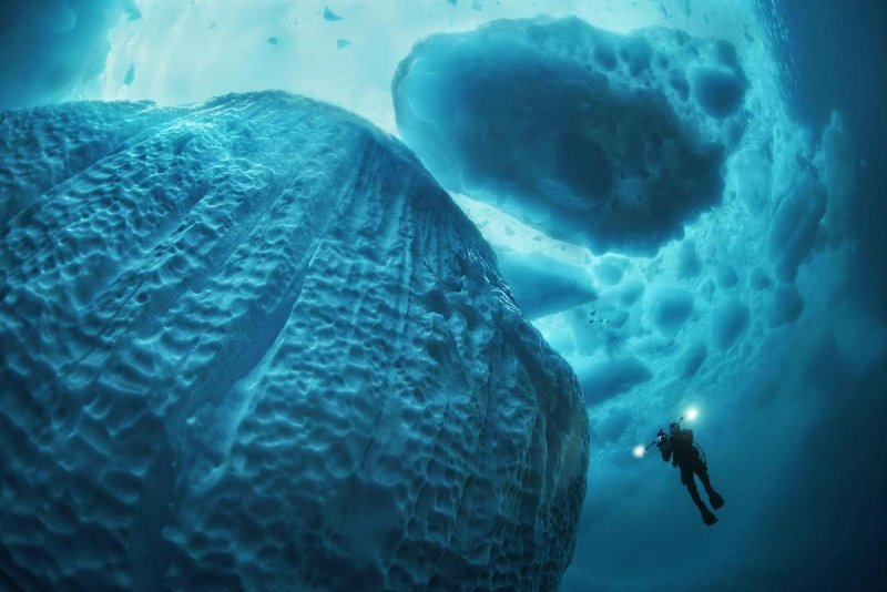 Айсберг под водой и над водой