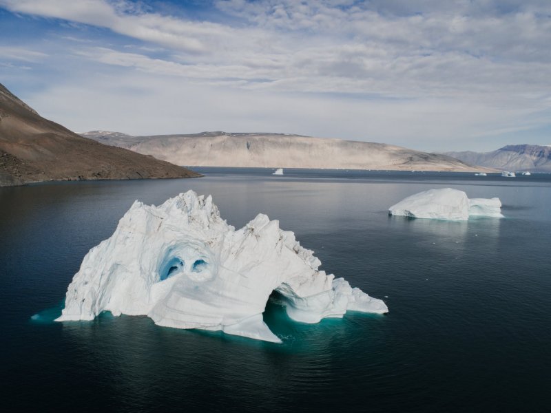 Айсберги в Атлантическом океане