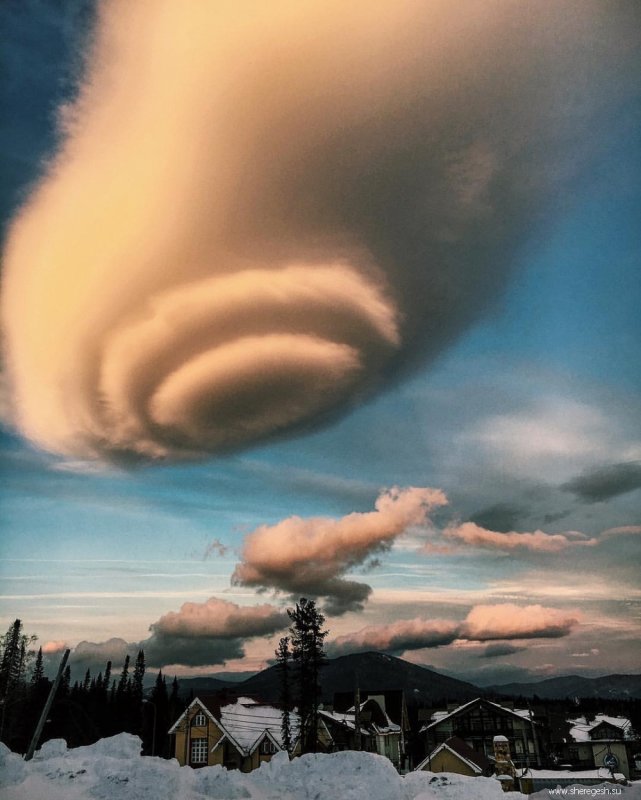 Необычные облака в небе