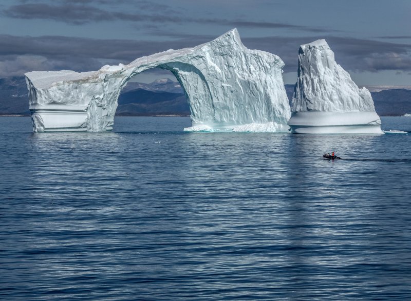 Плавающий Айсберг