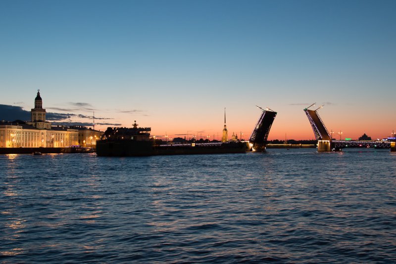Мосты Невы в Санкт-Петербурге