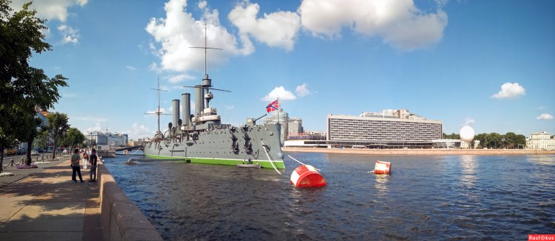 Петровская набережная крейсер Аврора