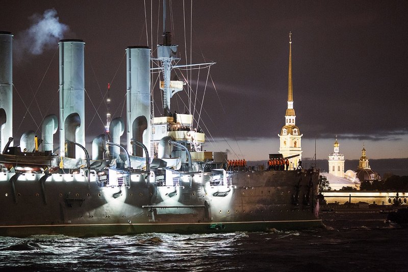 Легендарный крейсер Аврора в Санкт-Петербурге