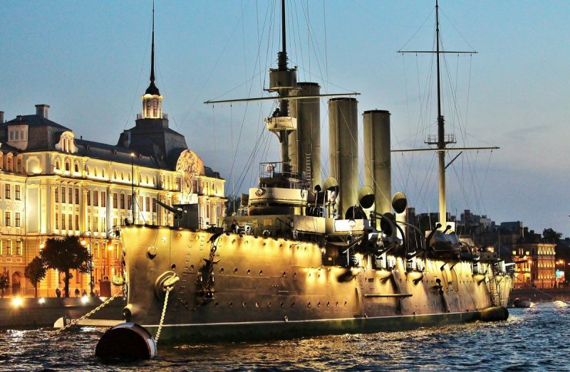 Петроградская набережная крейсер Аврора