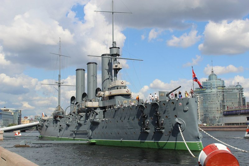 Крейсер Аврора в Петрограде
