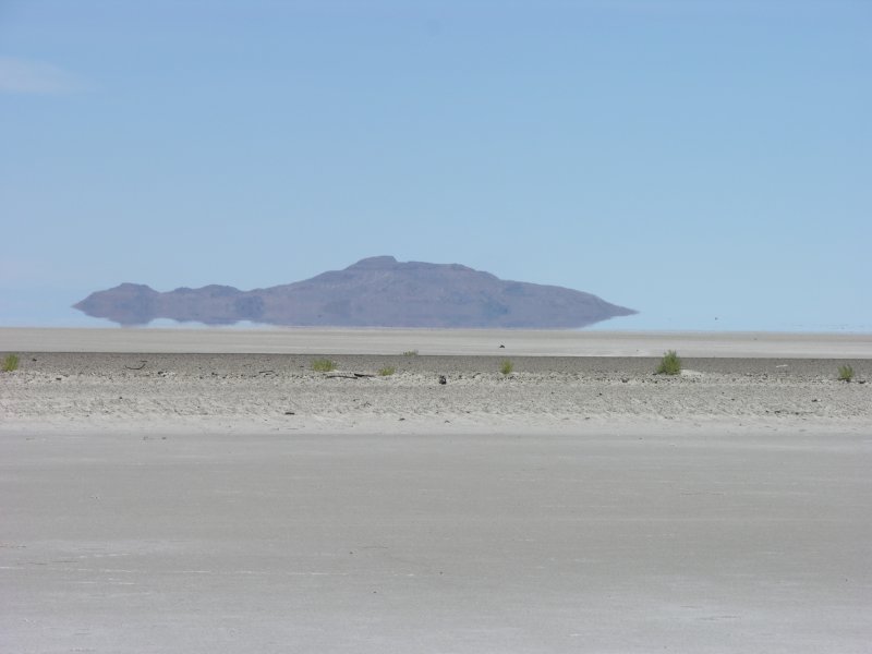 Озерный Мираж в пустыне