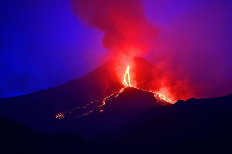 Вулкан Этна действующий