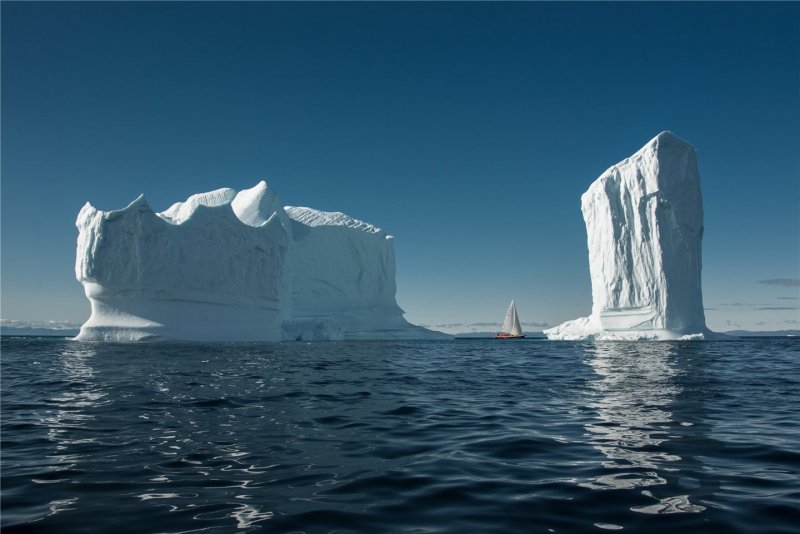 Айсберги Антарктиды пирамидные