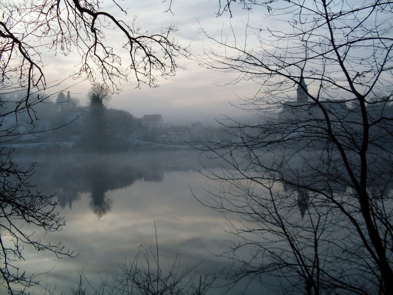 Озеро мост снег туман
