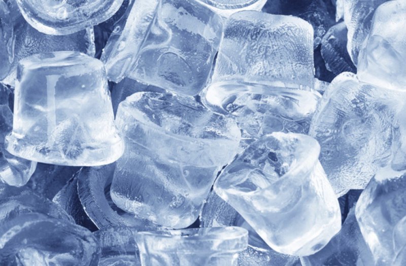 Округленные кубики льда