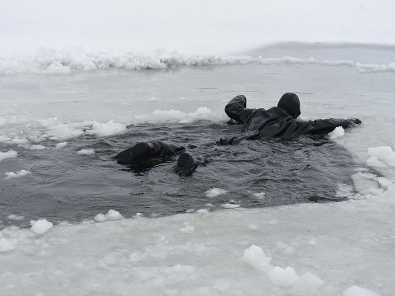 Лед Байкала под ногами