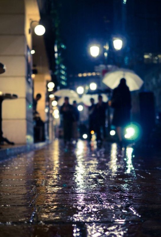 Ночной город под дождем