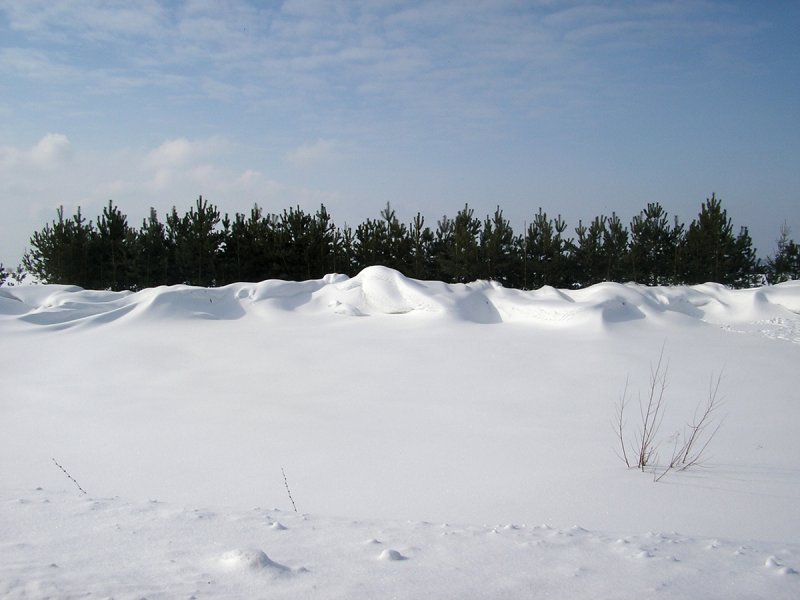 Большая куча снега