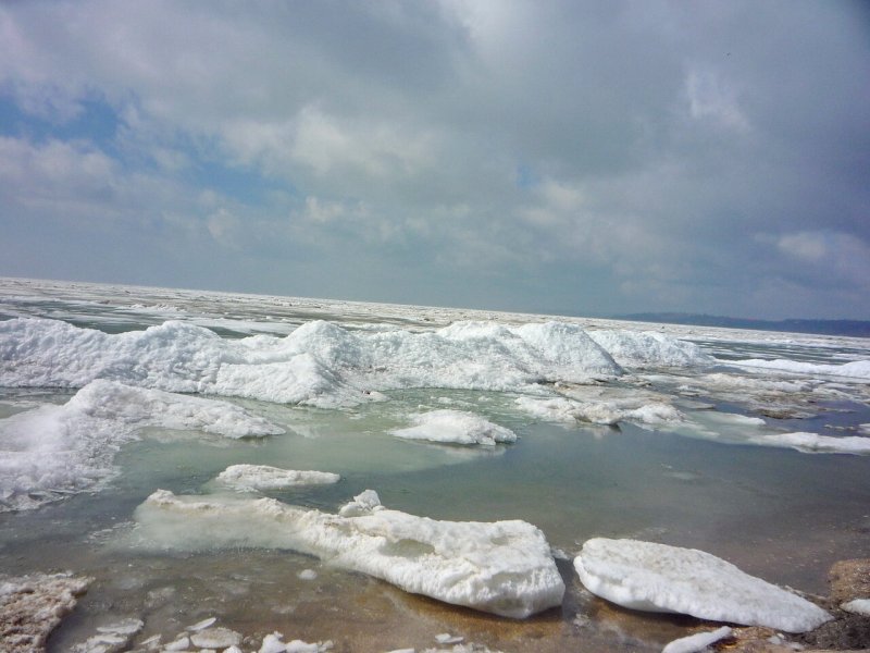 Горы из льда в Азовском море