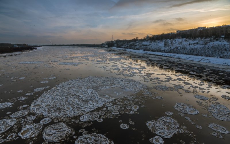 Шуга лед на реке